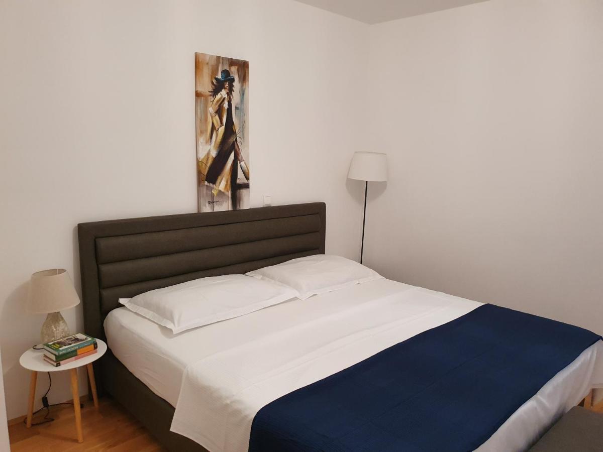 Apartment Pinna Nobilis, Private Parking Макарська Екстер'єр фото